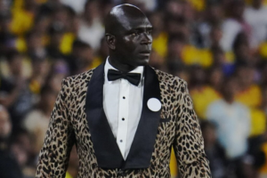El entrenador Segundo Alejandro Castillo fue sancionado con una multa de 50.000 dólares por una infracción comercial cometida durante la Copa Libertadores. El castigo, se impone por lo que el organismo sudamericano catalogó como "marketing de emboscada".
