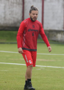 Centro Deportivo Olmedo continúa reforzando su plantilla de cara a la temporada 2025, con una incorporación que aporta experiencia y versatilidad. Cristopher Tutalchá, lateral izquierdo ecuatoriano, se une al equipo dirigido por Fabián Frías con la misión de fortalecer la defensa y aportar al juego ofensivo desde la banda.