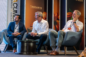 Ecuador, el tercer mayor productor de cacao a nivel mundial, será nuevamente el epicentro del conocimiento, la innovación y la calidad con la realización de la 8va. edición de la Cumbre del Cacao 2025, un evento que convocará a más de 2,000 participantes de toda la cadena productiva cacaotera.