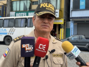 Ante el incremento de hechos violentos en la provincia de Pastaza, la Policía Nacional ha intensificado los operativos de control en zonas estratégicas de la ciudad, especialmente en hoteles del centro, el terminal terrestre y vías de ingreso y salida, con el objetivo de prevenir actos delictivos y fortalecer la seguridad ciudadana.