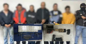 Una banda delictiva dedicada a fabricar y distribuir armas y municiones en algunas provincias de Ecuador, fue desarticulada en un operativo realizado en tres provincias. La Policía informó este 13 de junio que intervinieron y allanaron ocho inmuebles en Quito, Pichincha; San Miguel, en Bolívar, y Moraspungo, en Cotopaxi.