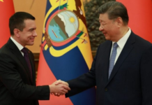 El presidente de Ecuador, Daniel Noboa, se reunió con su homólogo de China, Xi Jimping, en la mañana de este 27 de junio de 2025. Según detalló Presidencia a través de un comunicado oficial, el encuentro entre los representantes de Ecuador y China busca fortalecer los lazos de cooperación y comercio entre ambos países.