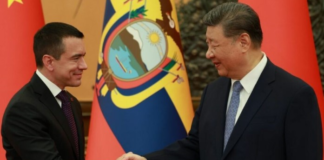 El presidente de Ecuador, Daniel Noboa, se reunió con su homólogo de China, Xi Jimping, en la mañana de este 27 de junio de 2025. Según detalló Presidencia a través de un comunicado oficial, el encuentro entre los representantes de Ecuador y China busca fortalecer los lazos de cooperación y comercio entre ambos países.