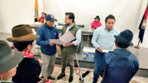 Con la mirada puesta en el fortalecimiento del agro, el Ministerio de Agricultura y Ganadería (MAG) entregó títulos de propiedad, paquetes tecnológicos y nombramientos legales a productores de seis cantones de la provincia de Chimborazo.