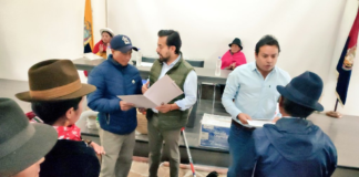 Con la mirada puesta en el fortalecimiento del agro, el Ministerio de Agricultura y Ganadería (MAG) entregó títulos de propiedad, paquetes tecnológicos y nombramientos legales a productores de seis cantones de la provincia de Chimborazo.