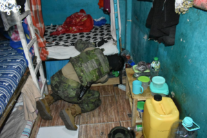 El Ejército Ecuatoriano, a través de la Brigada de Caballería Blindada N.º 11 “Galápagos”, llevó a cabo este 12 de junio, una operación militar de control de armas, municiones y explosivos en el interior de los Centros de Privación de Libertad N.º 1 y N.º 3 de la provincia de Chimborazo.