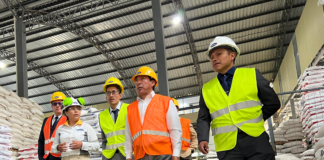 El viceministro de Trabajo encargado, y coordinador zonal 3, César Umajinga Guamán, recorrió el Complejo Productivo Chambo de Exibal Cía. Ltda., una de las firmas agroindustriales de mayor crecimiento en el centro del país. 