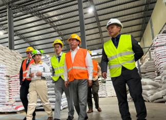 El viceministro de Trabajo encargado, y coordinador zonal 3, César Umajinga Guamán, recorrió el Complejo Productivo Chambo de Exibal Cía. Ltda., una de las firmas agroindustriales de mayor crecimiento en el centro del país. 
