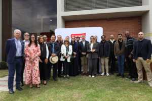 En el marco del I Foro Económico entre Ecuador y Emiratos Árabes Unidos, una delegación empresarial del país árabe visitó el complejo de Pronaca en Pifo, con el objetivo de explorar oportunidades comerciales y conocer de primera mano la capacidad productiva del sector agroindustrial ecuatoriano.