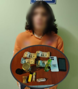 En el marco del operativo Tsunami Antidelincuencial 7.0, la Policía Nacional del Ecuador detuvo a un ciudadano por su presunta implicación en el delito de tráfico ilícito de sustancias catalogadas sujetas a fiscalización.