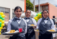Con aromas que despertaban el apetito y sabores que evocaban la esencia de la cocina ecuatoriana, la Escuela Superior Politécnica de Chimborazo (ESPOCH) celebró con éxito el “Festival del Verde”, este 12 de junio, un evento organizado por la carrera de Gastronomía que se convirtió en una verdadera fiesta culinaria.