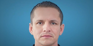 En un operativo internacional que marca un nuevo avance en la lucha contra el crimen organizado, las autoridades ecuatorianas confirmaron la captura de Roberto Carlos Álvarez Vera, presunto cabecilla de la organización criminal Comandos de la Frontera, responsable del ataque que en mayo pasado dejó once militares ecuatorianos muertos en la provincia amazónica de Orellana.