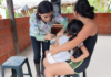 El equipo del Centro de Salud Canelos, perteneciente al Distrito 16D01 del Ministerio de Salud Pública, llevó a cabo una jornada de atención integral en varias comunidades rurales de la parroquia Canelos, en el cantón Pastaza. Durante esta brigada se visitaron las comunidades de Palimbe, Auca Puerto, Sarayaku Puerto, La Cuya y Zazapi, priorizando la vacunación infantil y el levantamiento de fichas familiares.