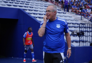El entrenador argentino fue despedido del club guayaquileño que, según sus propias palabras, llevaba tiempo deteriorándose desde adentro, con señales que eligió ignorar hasta que ya fue demasiado tarde.