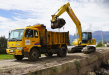 En el sector Siglán de la comunidad Guaslán, se ejecutan importantes labores de mantenimiento en el Sistema de Riego Chambo–Guano–Los Chingazos, una infraestructura clave para el desarrollo agrícola de la zona central andina del país.