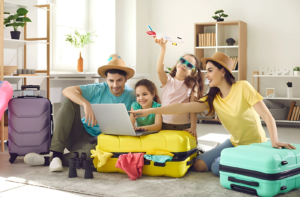 El verano es un momento clave para millones de familias que buscan desconectarse de la rutina escolar, reconectar emocionalmente y explorar nuevas experiencias. Aunque estas semanas representan una pausa académica para los niños, también son una oportunidad perfecta para viajar, descansar o redescubrir su propio hogar con actividades creativas.
