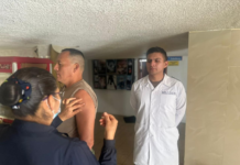En un esfuerzo conjunto por garantizar el bienestar integral y la salud preventiva del personal militar, el Hospital de Brigada N.º 11 de Riobamba, en coordinación con el Centro de Salud La Georgina, ejecutó una campaña de vacunación dirigida a los integrantes de la Brigada de Caballería Blindada N.º 11 Galápagos.