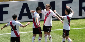 El estreno “millonario” en el Mundial de Clubes 2025 dejó tres puntos y tres cabezazos, pero también un juego errático, la preocupación por la lesión de Sebastián Driussi y un notorio disgusto de Marcelo Gallardo con la sede y el césped del Lumen Field.