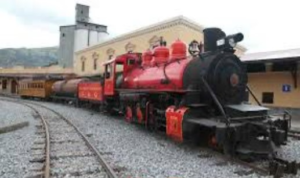La histórica ruta ferroviaria Alausí – Nariz del Diablo volverá a operar oficialmente este 25 de junio, en coincidencia con las celebraciones por los 201 años de cantonización de Alausí, marcando no solo el retorno de un ícono turístico del país, sino también una nueva esperanza económica para los artesanos y emprendedores del cantón.