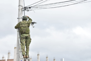 El 20 de junio, personal del Ejército Ecuatoriano, a través de la Brigada de Caballería Blindada N° 11 Galápagos, en coordinación con el ECU 911, ejecutó una operación táctica en Riobamba, que permitió el retiro de varias cámaras de videovigilancia instaladas de forma clandestina en zonas de la ciudad.