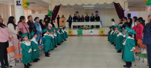 Un ambiente de alegría y emoción se vivió en el salón múltiple de la Unidad Educativa Guano, donde este viernes 27 de junio se llevó a cabo la ceremonia de graduación de 24 niños y niñas que culminaron su etapa en Educación Inicial II.
