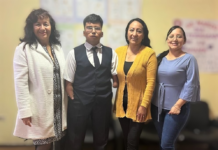 En la ciudad de Riobamba, provincia de Chimborazo, una historia inspiradora florece dentro de la Unidad Educativa Isabel de Godín. Se trata de Israel Almeida, estudiante del tercer año de Bachillerato Técnico FIP en Informática, cuya vida es un claro testimonio de que las barreras físicas no son impedimento cuando la voluntad y la determinación están presentes.