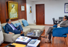 En una gestión orientada al fortalecimiento institucional y la mejora de la calidad educativa, el rector de la Universidad Nacional de Chimborazo (Unach), Nicolay Samaniego, mantuvo una reunión de trabajo con el presidente del Consejo de Educación Superior (CES), Pablo Beltrán, este 5 de junio del 2025.