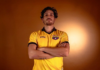 En el marco de los 100 años de historia de Barcelona Sporting Club, el Ídolo del Astillero continúa desplegando una agenda conmemorativa que apunta al corazón de sus hinchas. El club guayaquileño presentó oficialmente una nueva camiseta con diseño retro, inspirada en uno de los uniformes más recordados por la afición: el modelo de 1992.