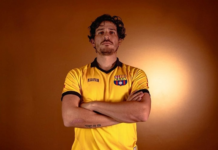 En el marco de los 100 años de historia de Barcelona Sporting Club, el Ídolo del Astillero continúa desplegando una agenda conmemorativa que apunta al corazón de sus hinchas. El club guayaquileño presentó oficialmente una nueva camiseta con diseño retro, inspirada en uno de los uniformes más recordados por la afición: el modelo de 1992.