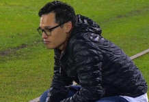 Independiente Juniors, filial del Independiente del Valle, se quedó sin director técnico tras la abrupta salida de Joe Armas. La noticia fue confirmada este viernes mediante un escueto comunicado oficial, en el que se anunció que la relación entre el estratega de 29 años y la institución llegó a su fin por “mutuo acuerdo”.