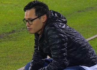 Independiente Juniors, filial del Independiente del Valle, se quedó sin director técnico tras la abrupta salida de Joe Armas. La noticia fue confirmada este viernes mediante un escueto comunicado oficial, en el que se anunció que la relación entre el estratega de 29 años y la institución llegó a su fin por “mutuo acuerdo”.
