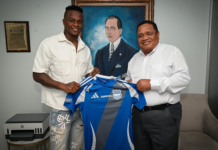 El Bombillo sigue activo en el mercado de pases y suma a José Angulo para reforzar el ataque. Aunque su llegada despierta ilusión por su pasado goleador, su presente es de inactividad y lesiones.