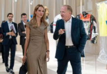 La primera dama, Lavinia Valbonesi, se encuentra en París gestionando proyectos internacionales que puedan impulsar el desarrollo de las mujeres ecuatorianas en sectores como la moda. El objetivo es forjar alianzas estratégicas que generen oportunidades reales, especialmente a través del proyecto ANA.