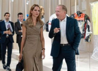 La primera dama, Lavinia Valbonesi, se encuentra en París gestionando proyectos internacionales que puedan impulsar el desarrollo de las mujeres ecuatorianas en sectores como la moda. El objetivo es forjar alianzas estratégicas que generen oportunidades reales, especialmente a través del proyecto ANA.