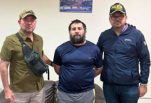 La reciente captura de Adolfo Macías Villamar, alias “Fito”, cabecilla del GDO “Los Choneros”, continúa generando reacciones, esta vez por versiones publicadas fuera del país. El ministro del Interior, John Reimberg, desmintió categóricamente una información difundida por el medio colombiano Canal 1, que afirmaba que la detención del narcotraficante fue producto de un pacto entre el gobierno ecuatoriano y el propio capturado.