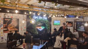 Michelle Maldonado, gerente propietaria de “Mamichu Cocina Bar”, señaló que su emprendimiento gastronómico, nació en la bella Sultana de los Andes a inicio de enero del 2024, en unas instalaciones cómodas y modernas ubicadas estratégicamente en la Av. Canónigo Ramos y Nicolás Delgado, junto a la entrada posterior de la Escuela Superior Politécnica de Chimborazo (ESPOCH).