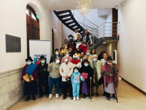 30 adultos mayores de la parroquia Punín vivieron una jornada inolvidable durante una visita recreativa y cultural por varios espacios emblemáticos de Riobamba, organizada por la Dirección de Desarrollo Social y Humano del Municipio.