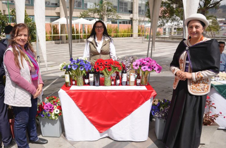 Ambato vivió hoy una jornada transformadora en la Segunda Feria Ambiental “Ambato Florece” 2025, consolidándose como un referente nacional en innovación, educación y acción frente al cambio climático.