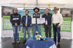 Tonicorp, empresa de Arca Continental y The Coca-Cola Company, con más de 45 años de trayectoria en Ecuador, marca un nuevo hito para la sostenibilidad del sector ganadero al anunciar la certificación de la primera hacienda Grass Fed del país: Hacienda Monte Carmelo, ubicada en la provincia de Chimborazo.
