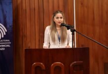 La mañana del viernes 20 de junio de 2025, la Delegación Provincial Electoral de Chimborazo llevó a cabo el acto de Rendición de Cuentas correspondiente al ejercicio fiscal 2024. El evento se realizó en un ambiente solemne y contó con la presencia de autoridades provinciales, representantes de organizaciones políticas, medios de comunicación, docentes, estudiantes de unidades educativas y ciudadanía en general.