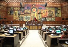 Asamblea aprueba reforma que permite bases militares extranjeras en Ecuador.