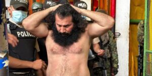 Adolfo Macías Villamar, alias ‘Fito’, uno de los delincuentes más buscados del país y líder del grupo criminal Los Choneros, fue capturado este miércoles en la provincia de Manabí, tras permanecer prófugo durante 503 días.