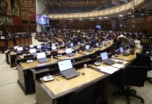 El martes 3 de junio de 2025, durante la Sesión 007 del Pleno, entró en funcionamiento un nuevo sistema informático de control de asistencia en la Asamblea Nacional. La iniciativa, impulsada por el presidente del Legislativo, Niels Olsen, establece que los asambleístas deberán registrar su presencia de manera electrónica desde sus curules, utilizando los equipos informáticos asignados.