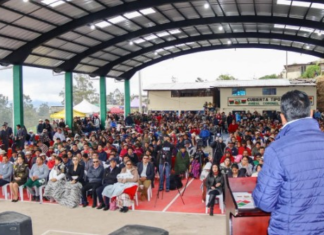 En un ambiente de apertura y participación, la Prefectura de Bolívar, liderada por el prefecto Aníbal Coronel Monar y la viceprefecta María Elena Coles, llevó a cabo este 16 de julio, el evento oficial de Rendición de Cuentas 2024 en la comunidad de San Juan de Llullundongo.