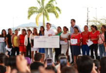 En un acto realizado este 17 de julio, el presidente de la República, Daniel Noboa Azin, lideró el lanzamiento del programa Crédito Agro-Violeta y las Jornadas Formativas “Soy Productivo”, iniciativas de BanEcuador que buscan promover la inclusión financiera, el emprendimiento rural y el desarrollo económico de las mujeres agricultoras del país.