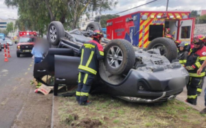 Entre imprudencias al volante, una cultura vial deficiente, Ecuador enfrenta una crisis vial que no da tregua. Lo que parece una serie de cifras frías y estadísticas de tránsito, en realidad, refleja una problemática estructural mucho más compleja, un sistema de movilidad que exponen diariamente a miles de ciudadanos al riesgo, sin herramientas suficientes de prevención ni respaldo económico ante la tragedia.