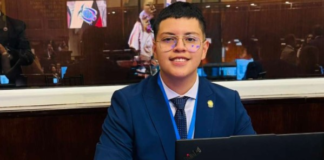 Por pedido de la jefa de su bloque, Valentina Centeno, el accionar del asambleísta de ADN, Dominique Serrano, será analizado según la Ley Orgánica de la Función Legislativa. Así lo anunció la Asamblea Nacional.