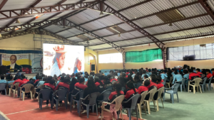 Niñas, niños y jóvenes de Chimborazo, Bolívar y Pastaza dejaron de ser simples espectadores para convertirse en creadores, voces y soñadores gracias al XI Festival Infantil y Juvenil Wawas al Cine. Más que un evento, fue una experiencia cultural y pedagógica que revolucionó la manera en que el cine se vive y se siente en comunidades rurales, indígenas y urbanas.