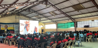 Niñas, niños y jóvenes de Chimborazo, Bolívar y Pastaza dejaron de ser simples espectadores para convertirse en creadores, voces y soñadores gracias al XI Festival Infantil y Juvenil Wawas al Cine. Más que un evento, fue una experiencia cultural y pedagógica que revolucionó la manera en que el cine se vive y se siente en comunidades rurales, indígenas y urbanas.