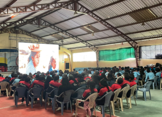 Niñas, niños y jóvenes de Chimborazo, Bolívar y Pastaza dejaron de ser simples espectadores para convertirse en creadores, voces y soñadores gracias al XI Festival Infantil y Juvenil Wawas al Cine. Más que un evento, fue una experiencia cultural y pedagógica que revolucionó la manera en que el cine se vive y se siente en comunidades rurales, indígenas y urbanas.